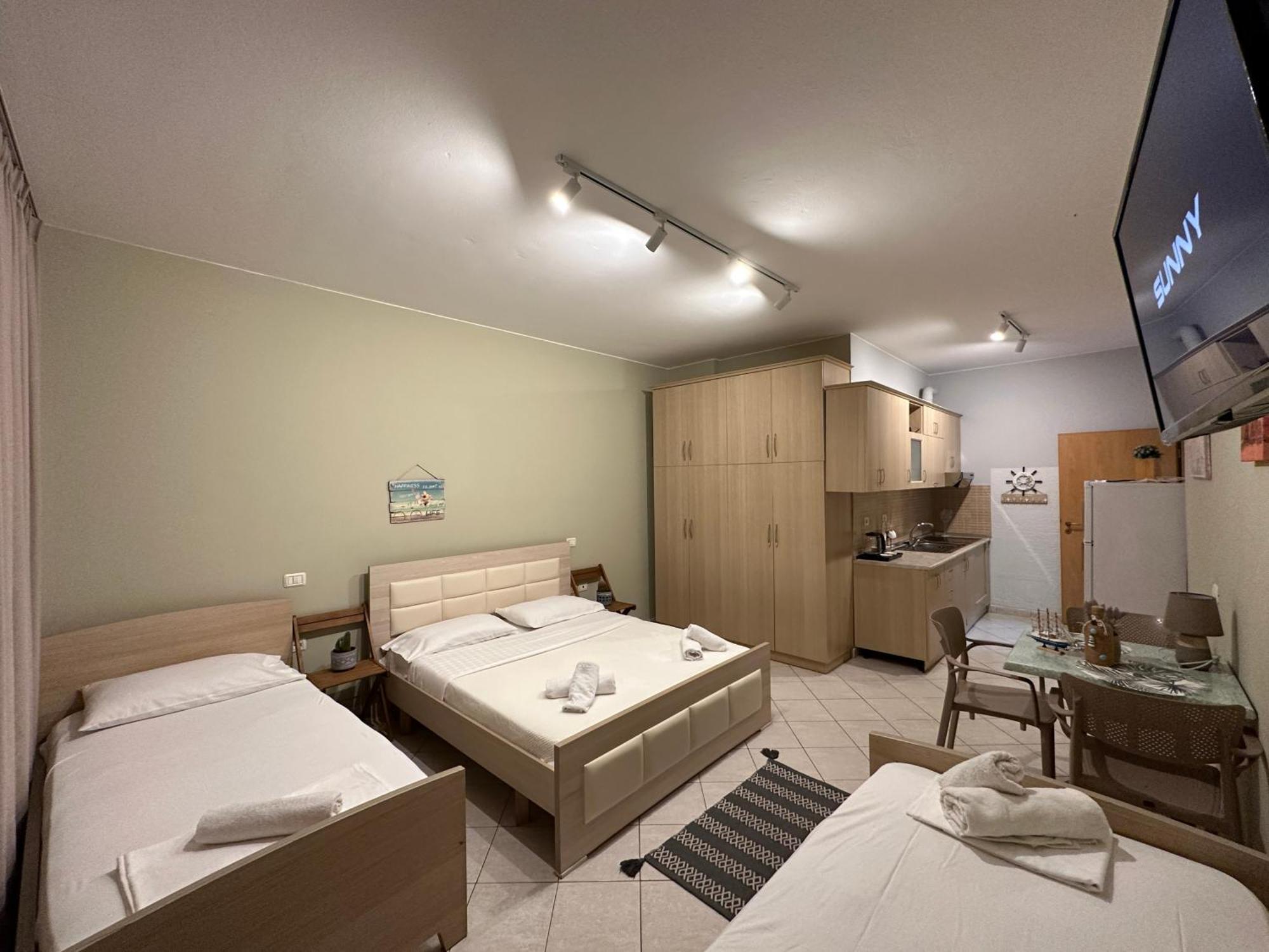 Rias Seaside Apartments Влёра Экстерьер фото